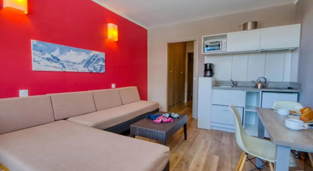Апартаменты с балконом SOWELL RESIDENCES New Chastillon