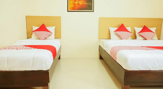 Люкс Superior RedDoorz Syariah At Namira Hotel