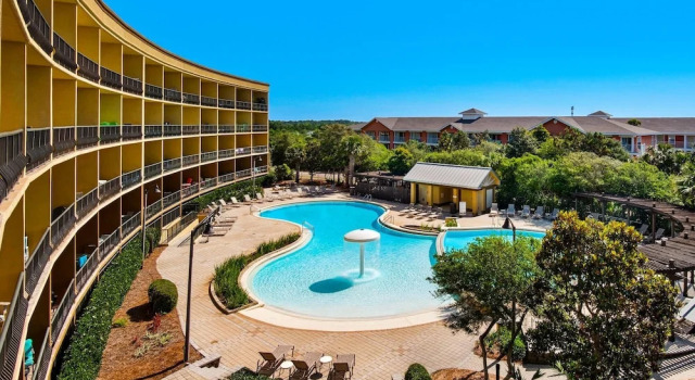 Двухместный номер Standard с балконом Beach Resort 406