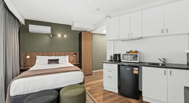 Двухместный номер Standard с балконом Tower Mill Hotel