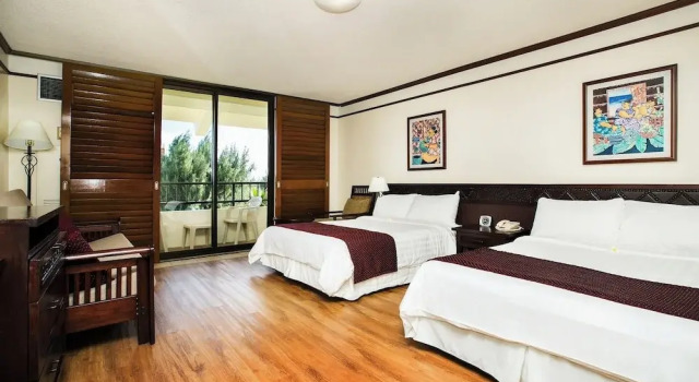 Номер Deluxe с видом на бассейн Pacific Islands Club Saipan