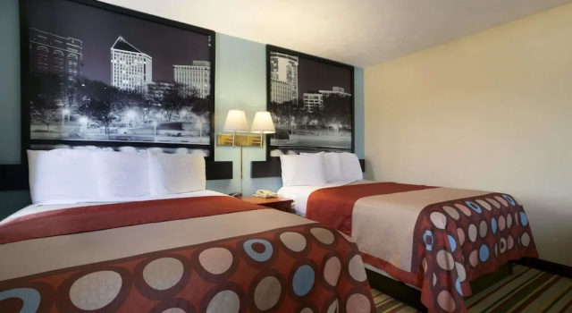 Четырёхместный номер Comfort Super 8 by Wyndham Park City/North Wichita Area