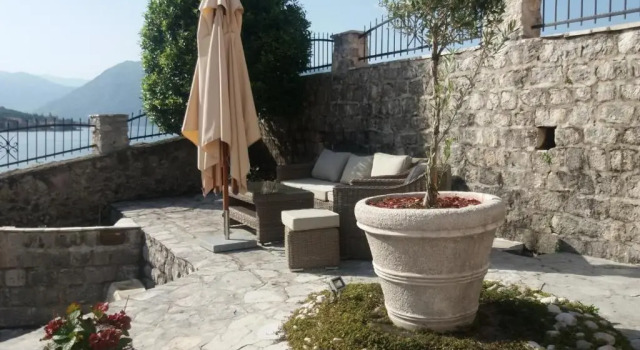 Kamena Palata Apartments, Boek Appartement Dobrota 