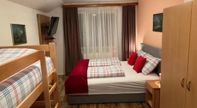 Hotel Central, Забронировать Отель Отели Власич 4 звезды, 4*
