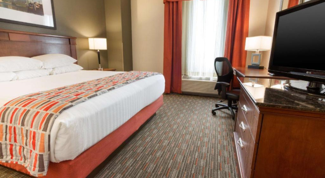 Номер Standard Drury Inn & Suites Dayton North