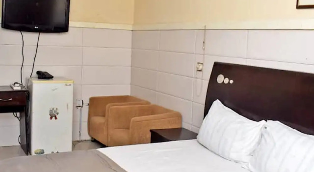 Owee Suites