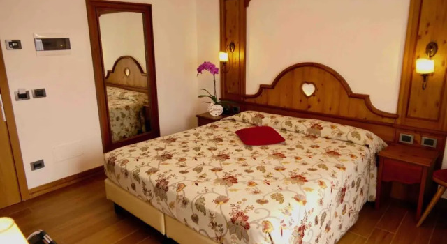 Camera Economy Dream Hotel