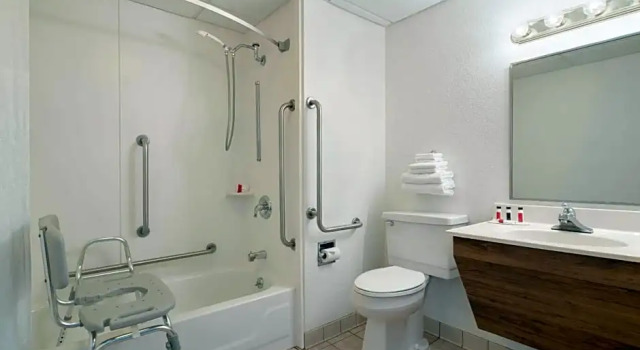 Номер Deluxe Super 8 by Wyndham Portland/Westbrook Area