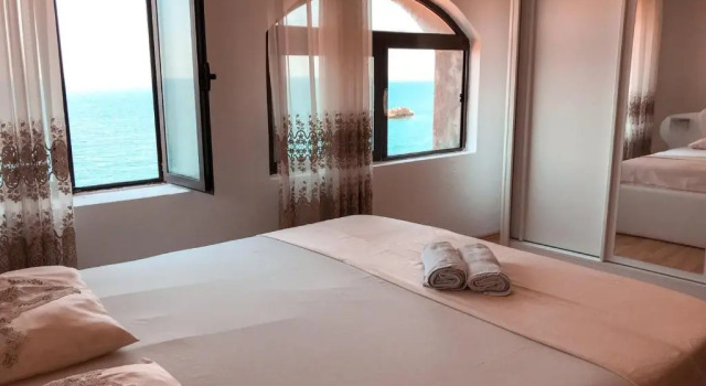 Guest house Naser, Забронировать Гостевой дом Отели Улцинь с парковкой, рядом с Старый город Улцинь, Парковка