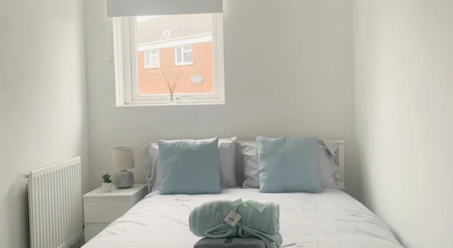 Impeccable 3 bed House in Brentwood, Забронировать Отель Отели Брентвуд 3 звезды, 3*