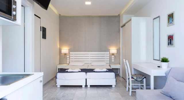 Meltemi Coast Suites