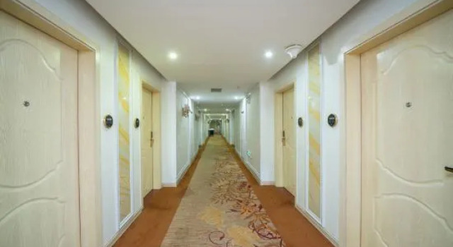 Urba Hotel (Baise Uprising Memorial Park · Jiefang Street Branch), Rezerwuj Hotel Hotele w Baise z parkingiem, Parking