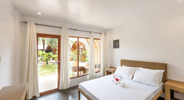 Номер Standard Tropical Temple Siargao Resort