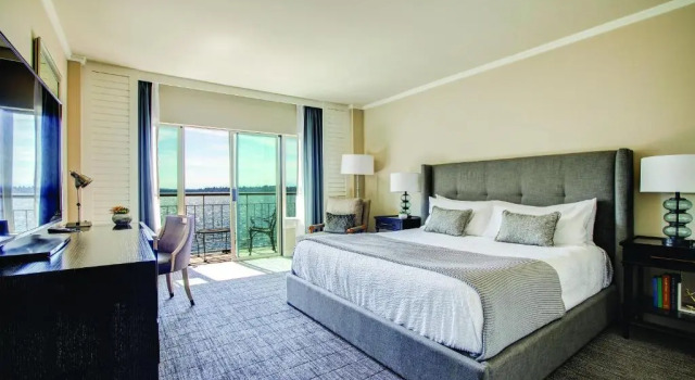 Номер Standard с балконом The Woodmark Hotel & Still Spa on Lake Washington