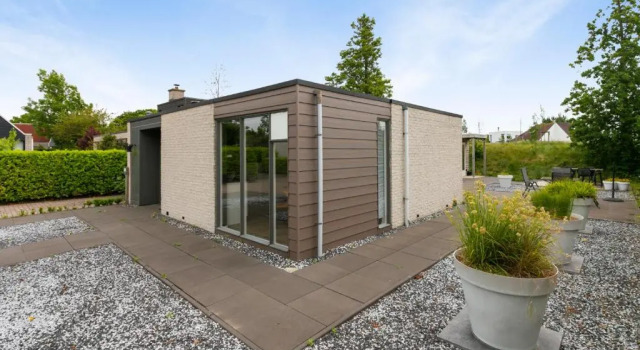 Populier 5 Modern bungalow - for the use of the sauna, additional costs are applicable - near the beach - not for companies