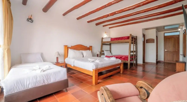 Пятиместный номер Standard с балконом Hotel Campestre Cordillera de los Andes