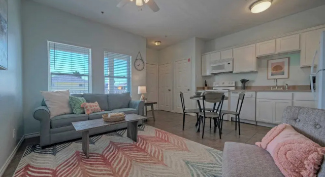 Minutes to the Beach w/ Pool, Sleeps 8 Two Condos: Costa Bahia