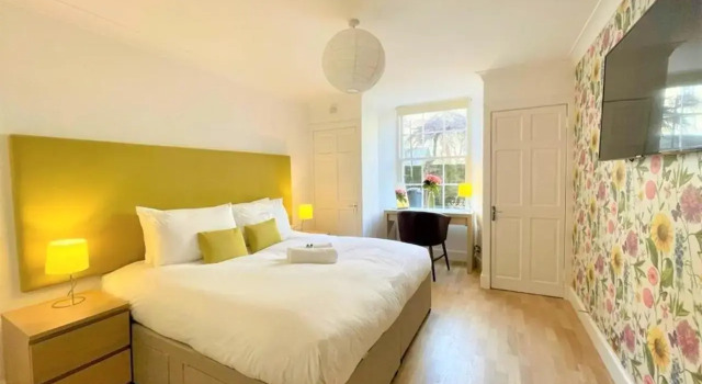 Elite 3 Bed New Town Apt with Private Walled Garden, Забронировать Отель Новый город Эдинбург, рядом с Central Library