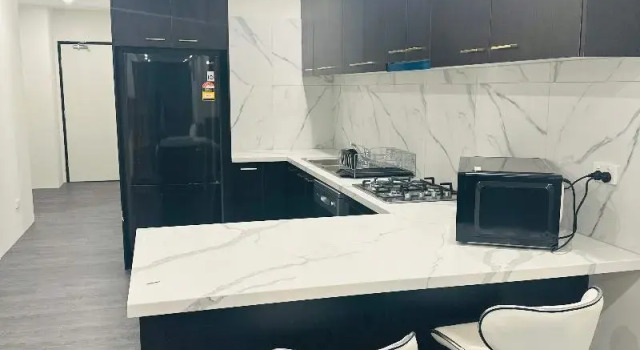 Апартаменты Deluxe City Edge Dandenong Apartment Hotel
