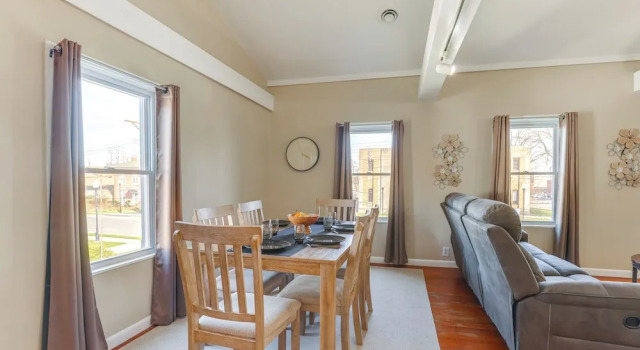 Walkable 2-unit Home Near Dtwn Seneca Falls, Забронировать Дом для отпуска Сенека-Фоллз Cayuga Lake Wine Trail, рядом с Музей It's A Wonderful Life