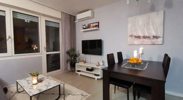 Jozo - With Terrace - A1, Book Hotel Hoteller i Split Region med parkering, Parkering