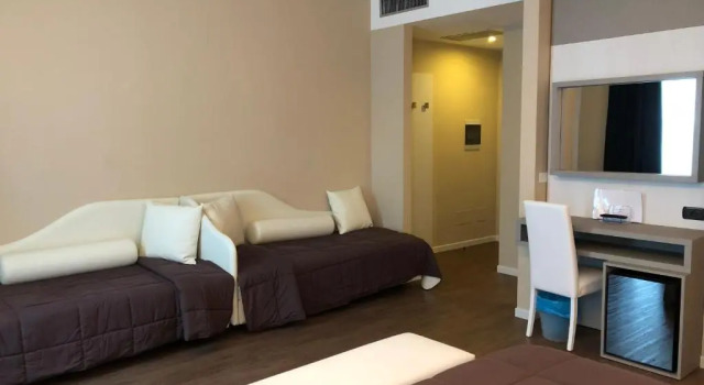 Полулюкс Hotel Enrichetta