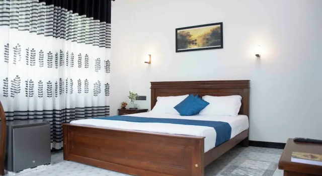 Mario Ocean View, Rezerwuj Hotel Nikawatawana Matale District