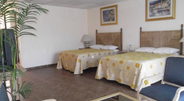 Hotel Plaza Los Arcos