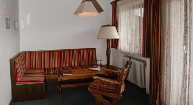 Полулюкс Grand Hotel Vier Jahreszeiten