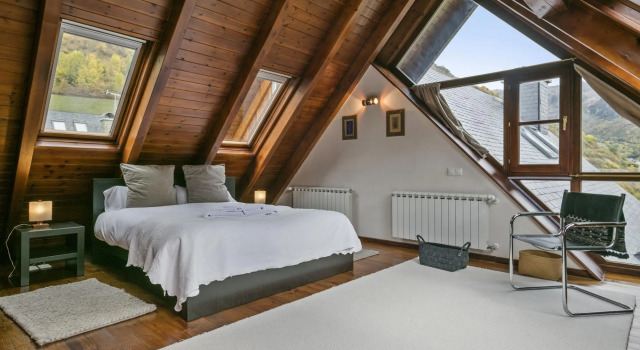 Luderna - Dúplex con terraza Laveja, Prenota Hotel Naut Aran Catalogna