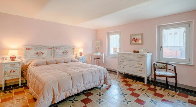 1 Bedroom Cozy Home In Ferrere, Забронировать Отель Отели Пьемонта 4 звезды, 4*