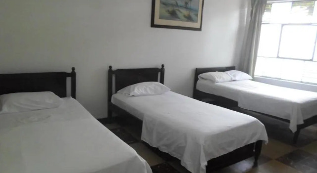 Трёхместный номер Standard Gran Hotel El Cedro