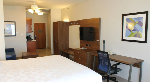 Люкс Holiday Inn Express Hotel & Suites Mansfield by IHG