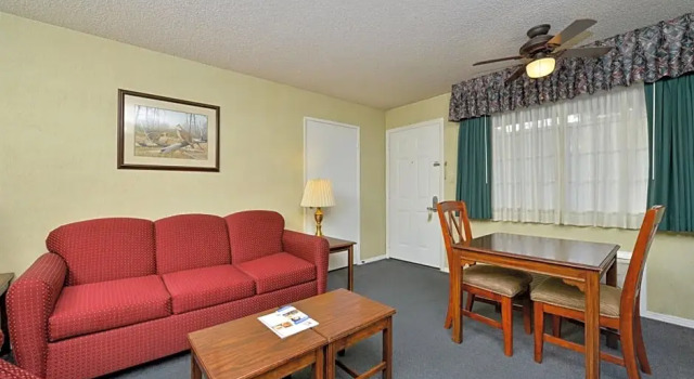 Номер Deluxe Americas Best Value Inn & Suites Lancaster