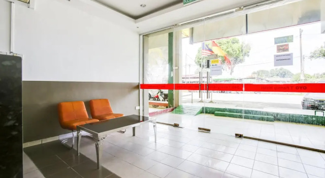 T Family Hotel by OYO Rooms
