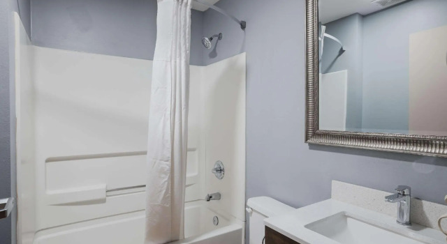 Четырёхместный номер Standard Sonesta Essential Hotels & Suites Kansas City Blue Springs