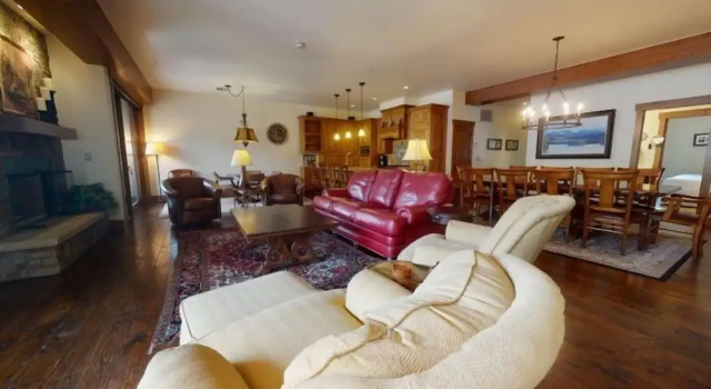 Luxury 4 Bedroom Penthouse in Lionshead Village With Rooftop Pool, Just a Short Walk to Gondola, Забронировать Апартаменты/квартира Отели Вейл с парковкой, Парковка