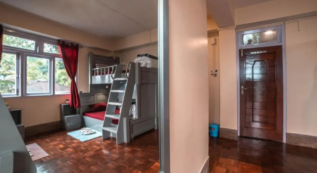 Кровать в общем номере (мужской номер) Tag Along 2 0 Hostel Gangtok