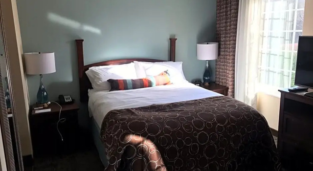 Двухместный люкс Staybridge Suites-Knoxville Oak Ridge by IHG