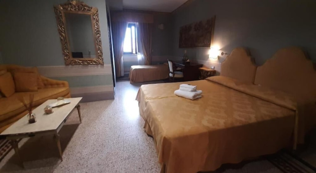 Hotel I Portici, Book Hotel Hotels in Arezzo with a Pool, Swimming Pool