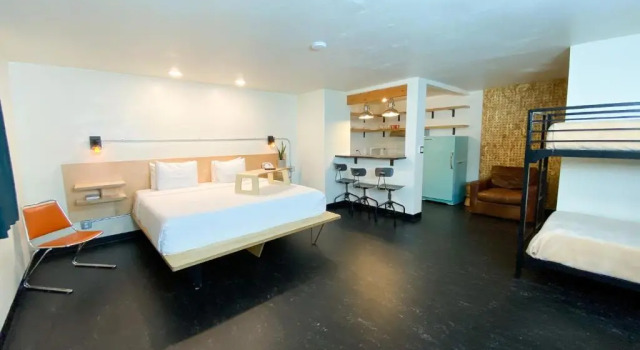 Четырёхместная студия Hotel Corvallis