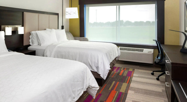 Четырёхместный номер Standard Holiday Inn Express & Suites - Bourbonnais East - Bradley by IHG