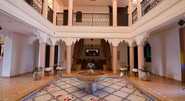 Suite Royale Ambassador - Jade, Забронировать Отель Отели Марракеш-Тенсифт-Эль-Хауз с парковкой, Парковка