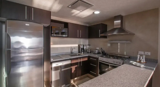 Номер Standard с балконом Grand Venetian Beachfront Condos