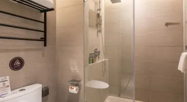 Кровать в общем номере Yueke E-sports Homestay (Linyi Hedong Wuyue Square)