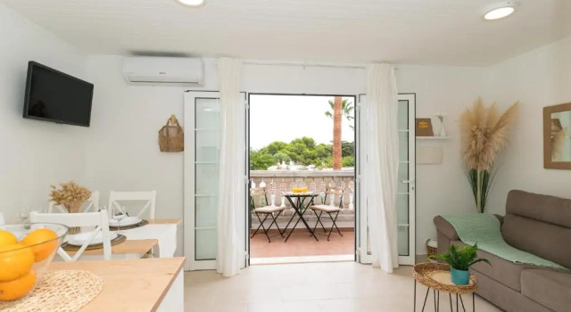 Moderno apartamento en Calan Bosch- C10