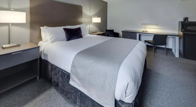 Номер Premier Heritage Inn Hotel & Convention Centre - Brooks