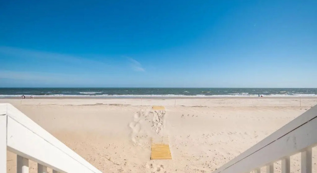 Коттедж The Salty Dog by Oak Island Accommodations