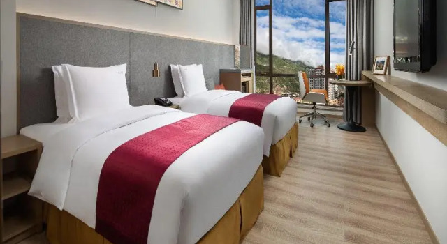 Holiday Inn Batang, Book Ferieresort Hoteller i Batang med pool, Swimmingpool