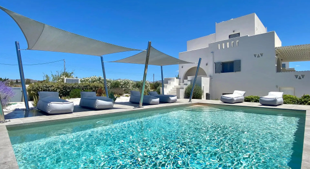 Вилла Seaside Naxos • Holiday Villas